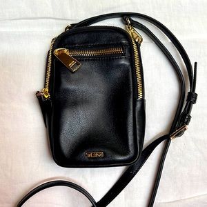 Tumi black leather Katy crossbody bag purse like new
